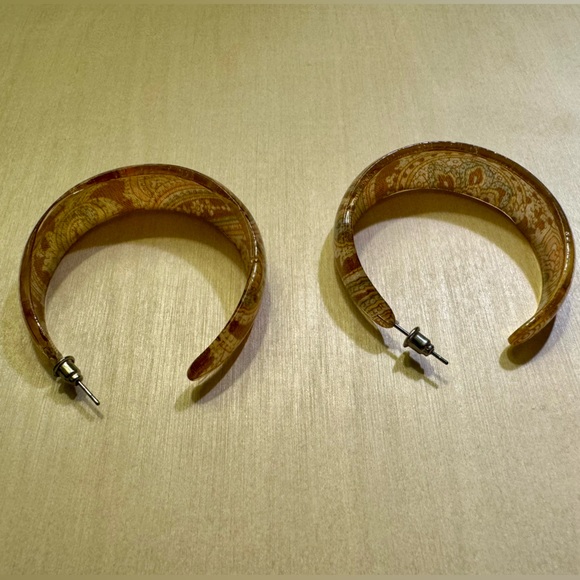 Light hoop earrings - Picture 3 of 3